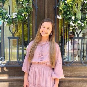 Meet your Posher, Belle